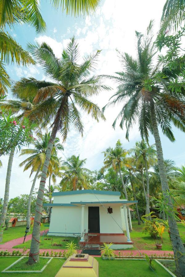 Regant Lake Village, Kollam. Chavara Exterior photo