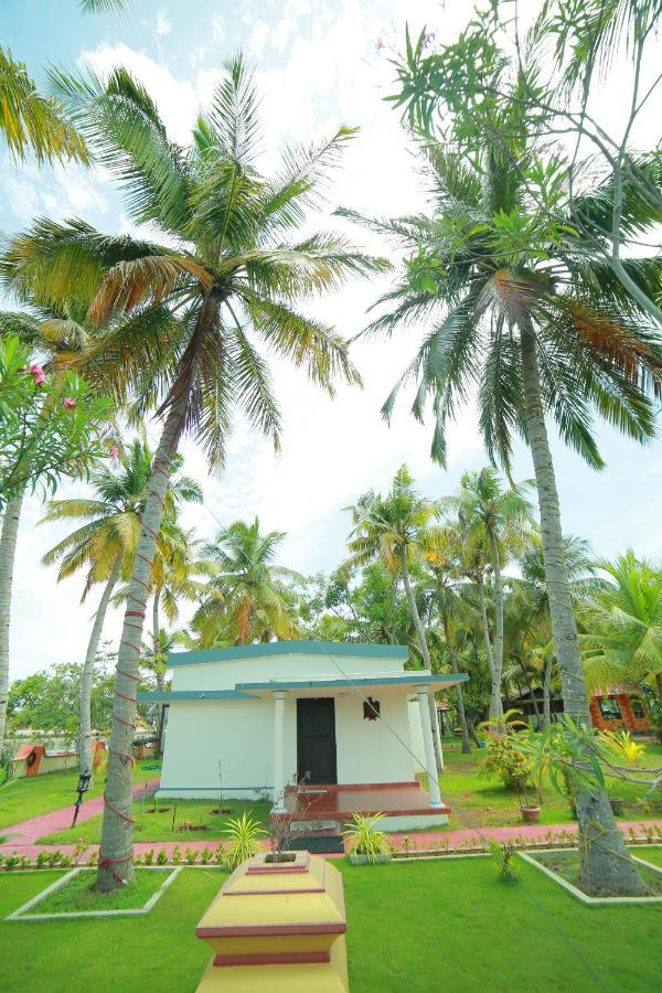 Regant Lake Village, Kollam. Chavara Exterior photo