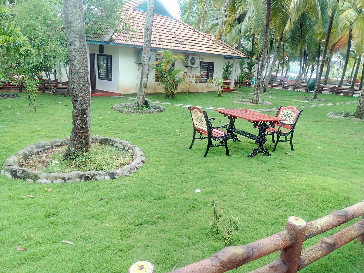 Regant Lake Village, Kollam. Chavara Exterior photo
