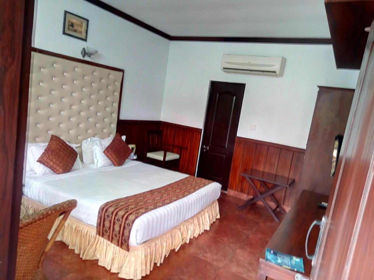 Regant Lake Village, Kollam. Chavara Exterior photo